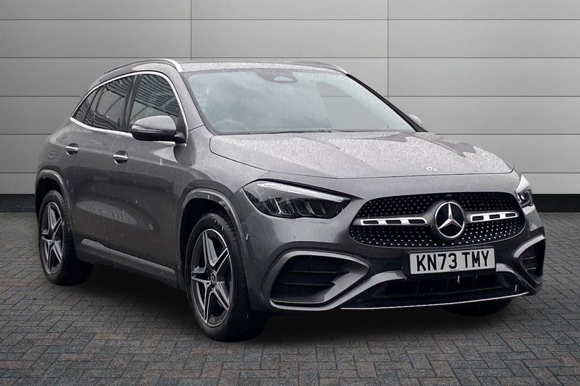 Mercedes-Benz GLA listing photo