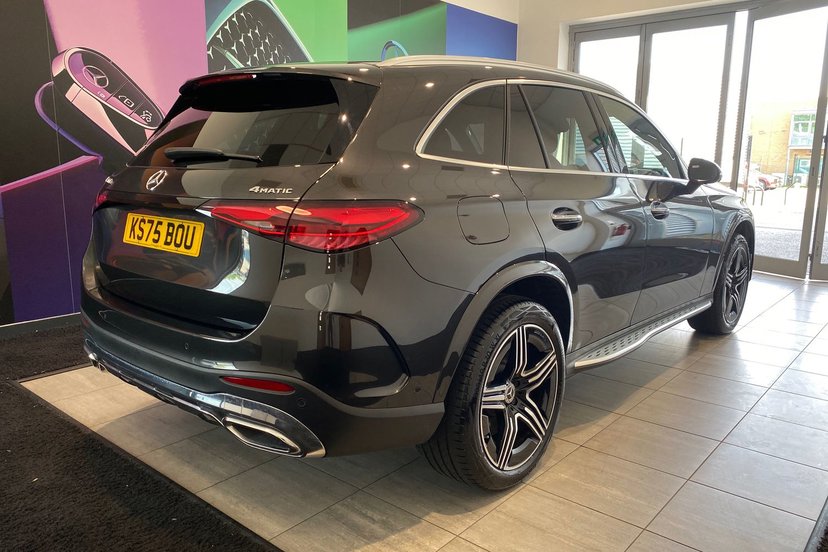 2025 Mercedes-Benz GLC thumbnail 18