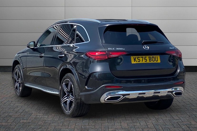 2025 Mercedes-Benz GLC thumbnail 3