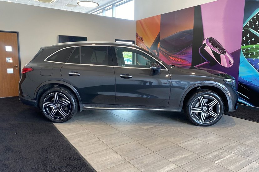2025 Mercedes-Benz GLC thumbnail 22