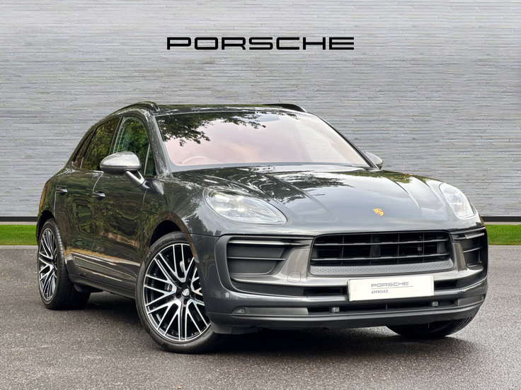 Porsche Macan listing photo