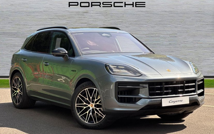 Porsche Cayenne listing photo