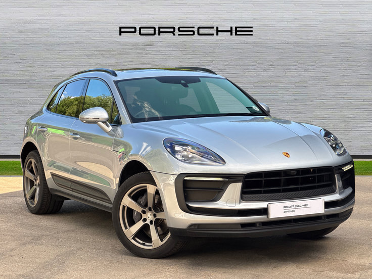 Porsche Macan listing photo