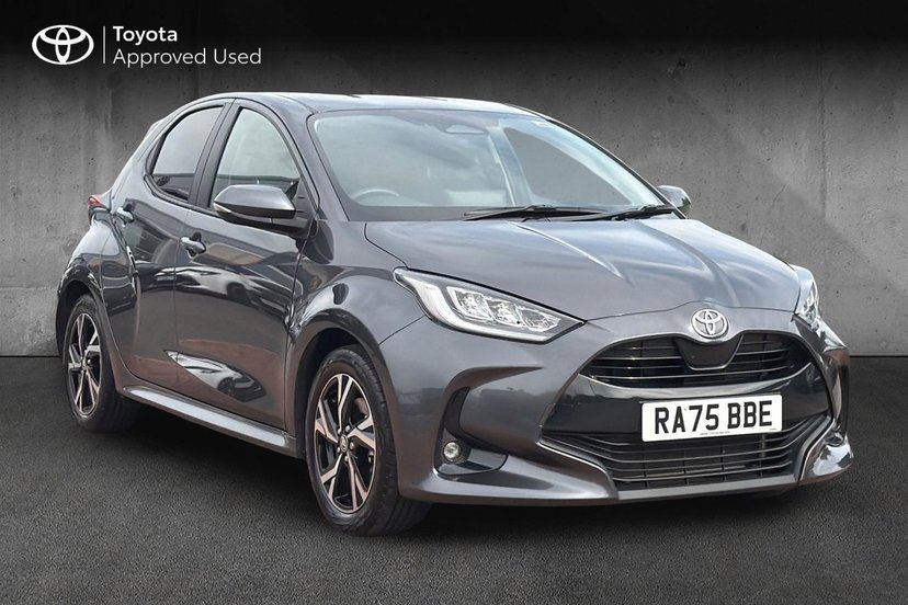 Toyota Yaris listing photo