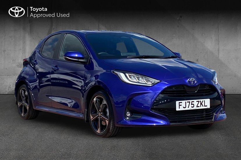 Toyota Yaris listing photo