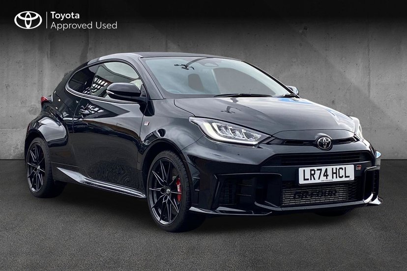 Toyota Yaris listing photo