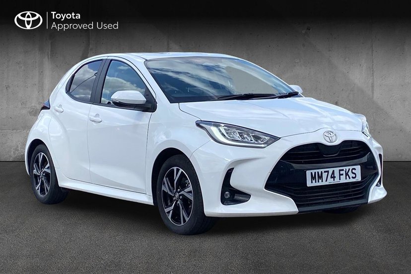 Toyota Yaris listing photo
