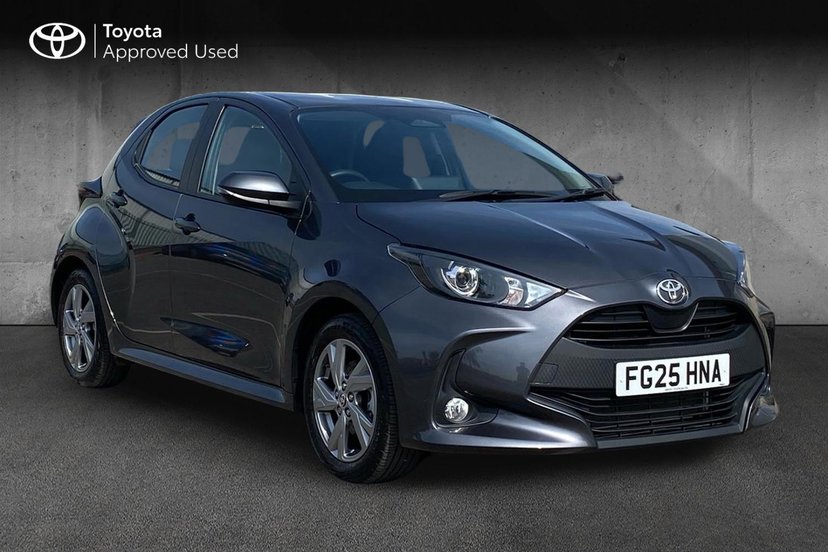 Toyota Yaris listing photo