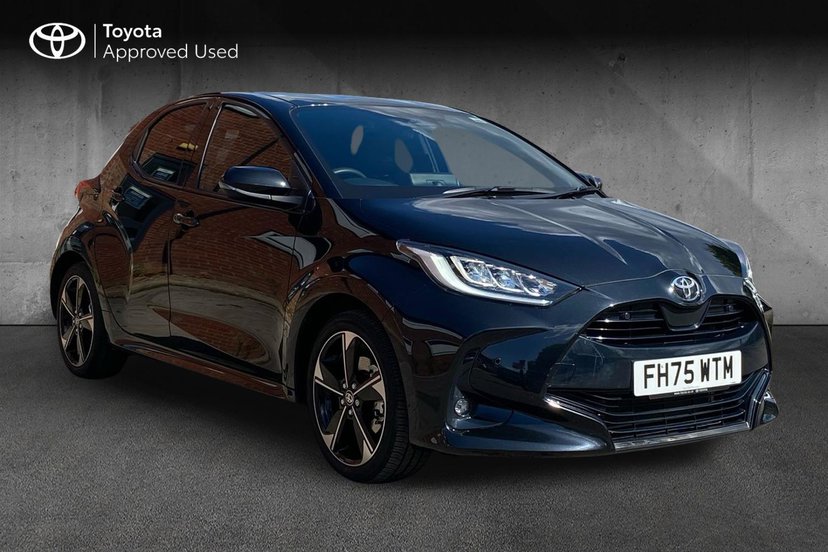 Toyota Yaris listing photo