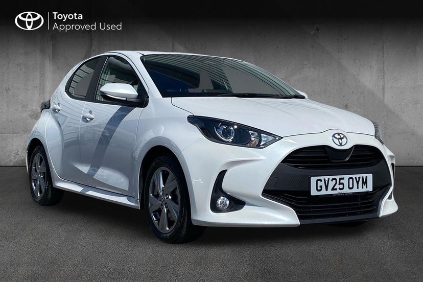 Toyota Yaris listing photo