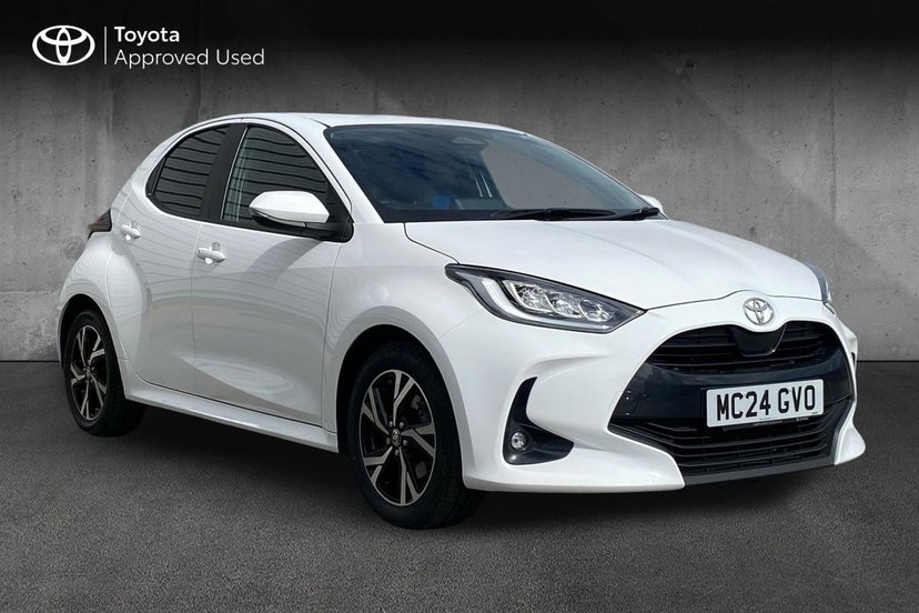 Toyota Yaris listing photo