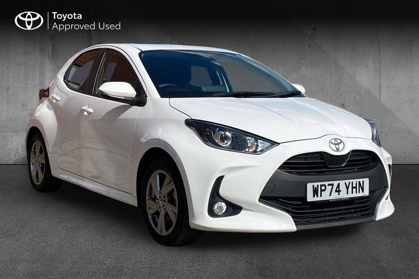 Toyota Yaris listing photo