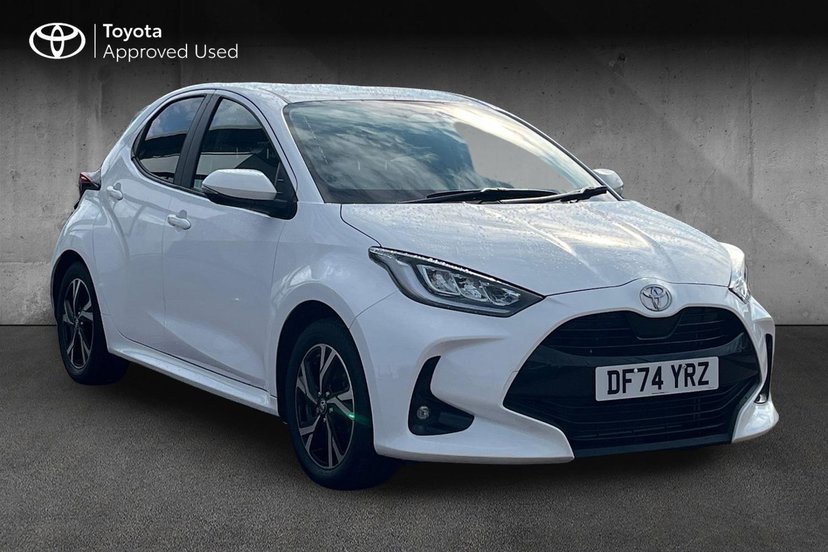 Toyota Yaris listing photo