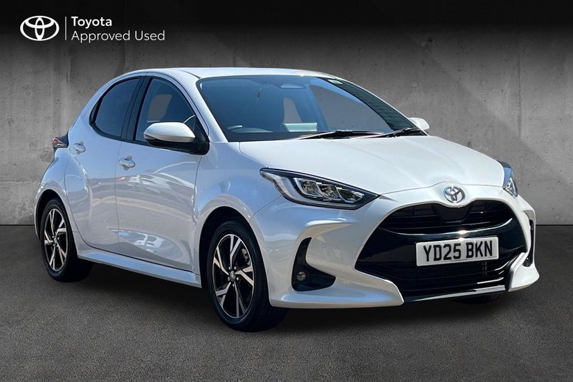 Toyota Yaris listing photo