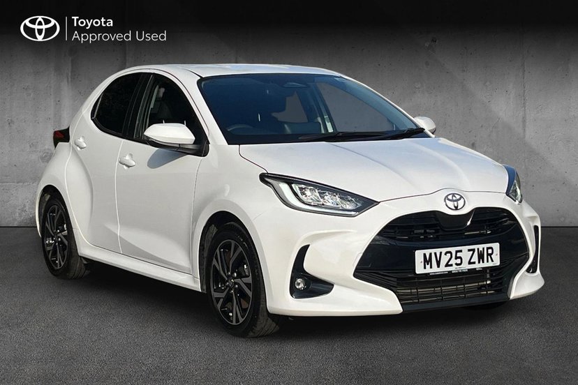 Toyota Yaris listing photo