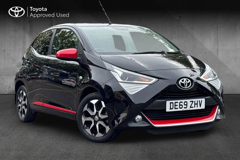 Toyota AYGO listing photo