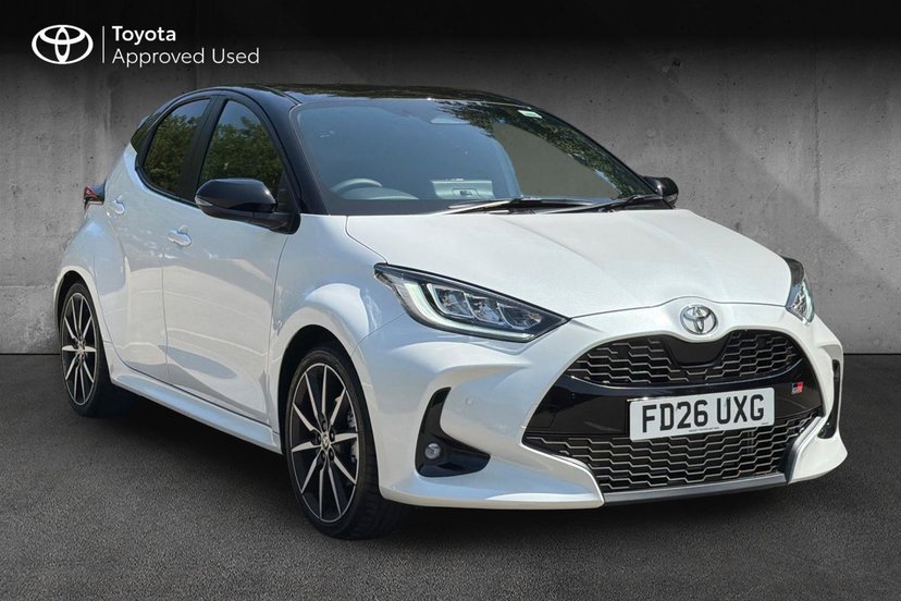 Toyota Yaris listing photo