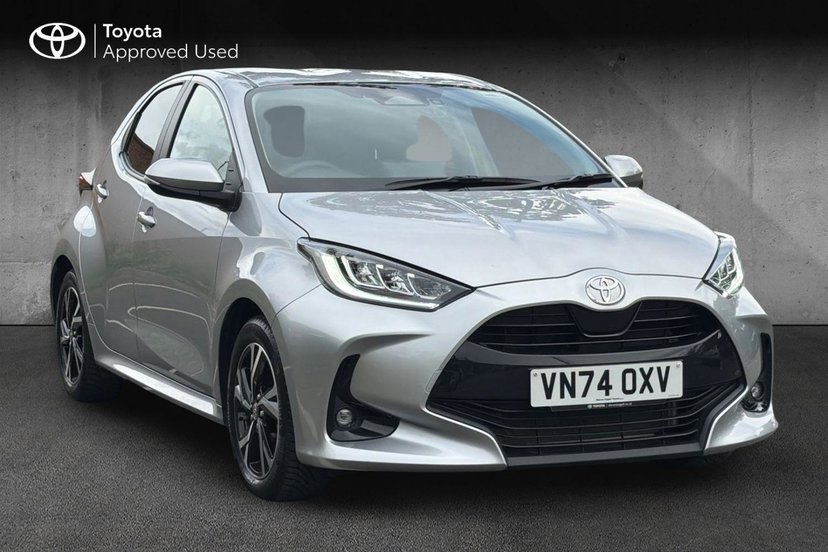 Toyota Yaris listing photo