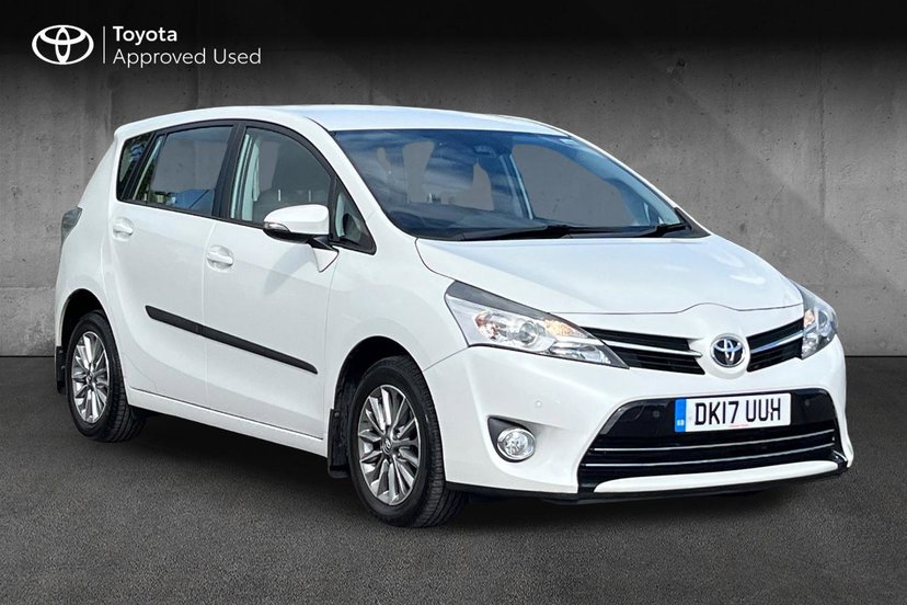 2017 TOYOTA VERSO
