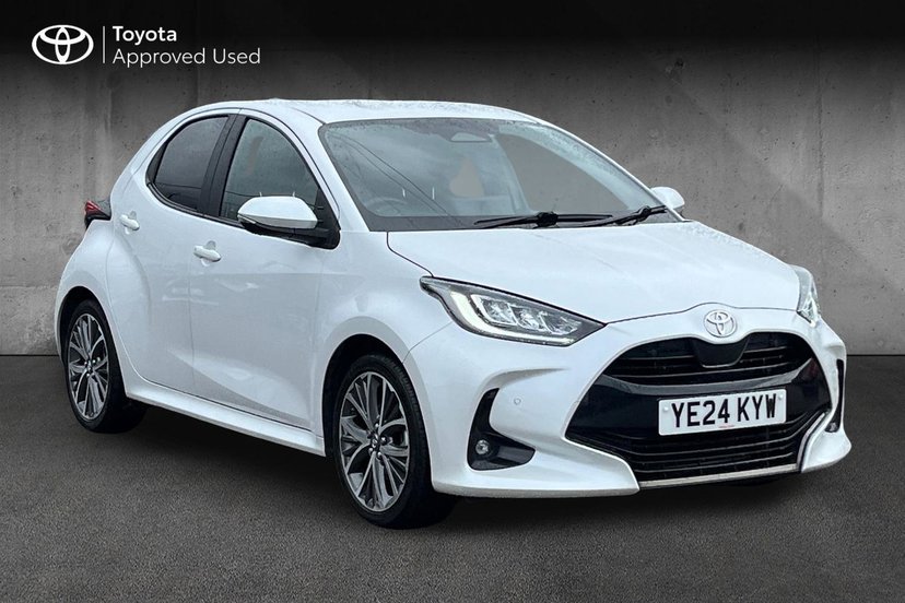 Toyota Yaris listing photo