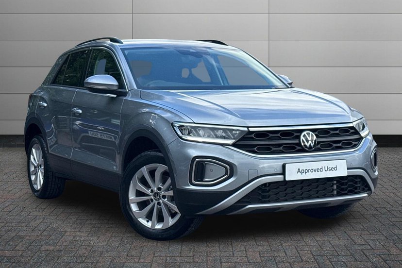 Volkswagen T-Roc listing photo