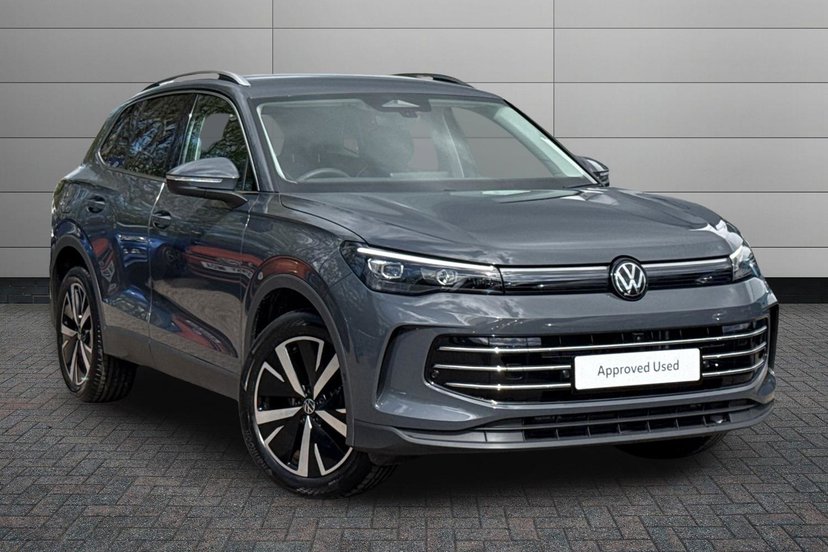 Volkswagen Tiguan listing photo