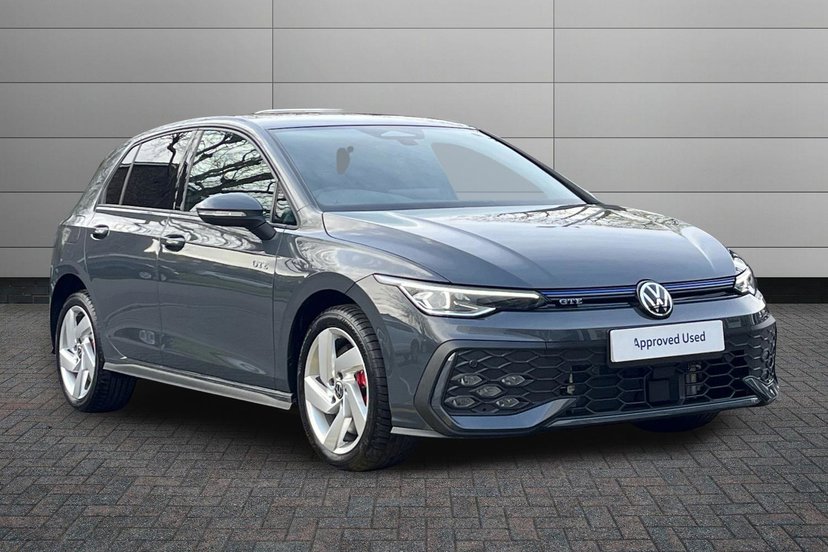 Volkswagen Golf listing photo