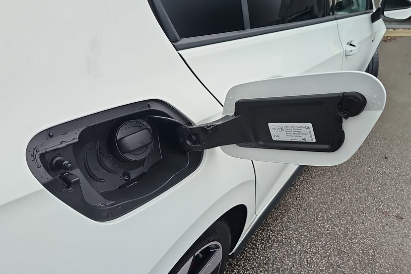 2026 Volkswagen Golf thumbnail 22
