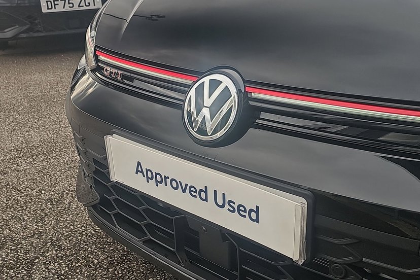 2026 Volkswagen Golf thumbnail 18