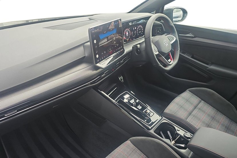 2026 Volkswagen Golf thumbnail 3