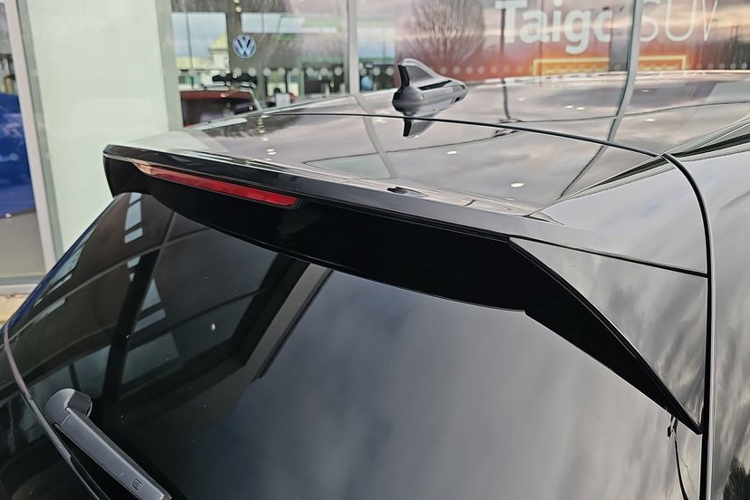 2026 Volkswagen Golf thumbnail 23