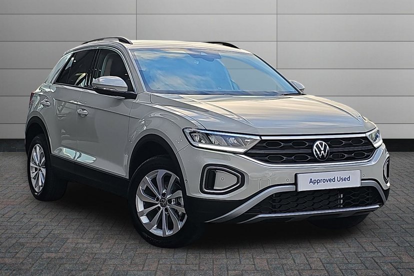 Volkswagen T-Roc listing photo