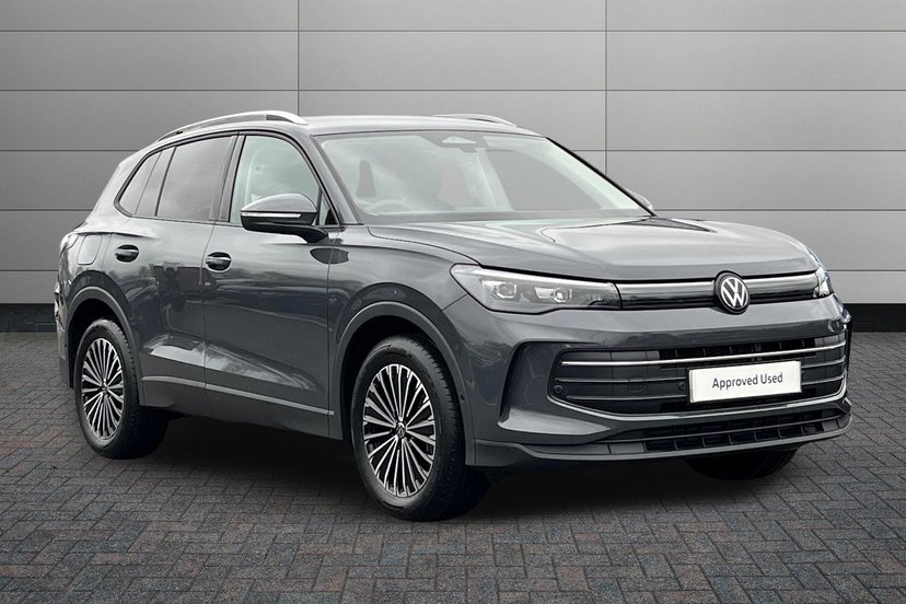 Volkswagen Tiguan listing photo