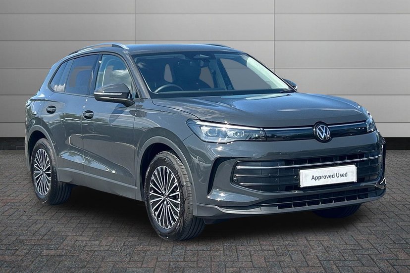 Volkswagen Tiguan listing photo