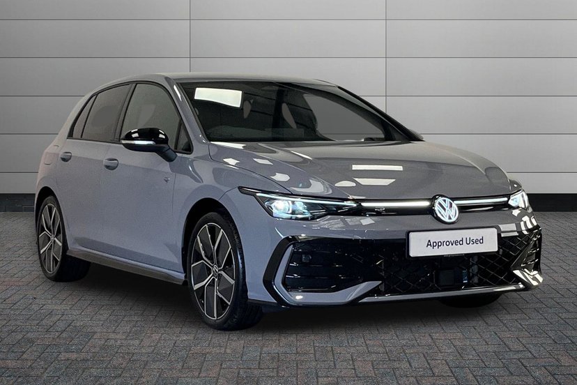 Volkswagen Golf listing photo