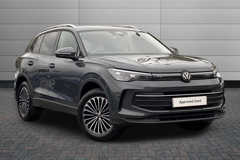 Volkswagen Tiguan listing photo