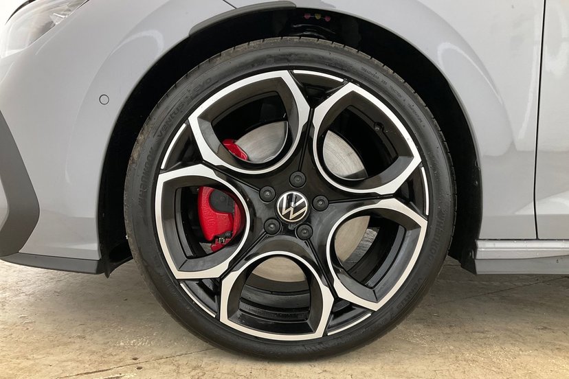 2026 Volkswagen Golf thumbnail 17