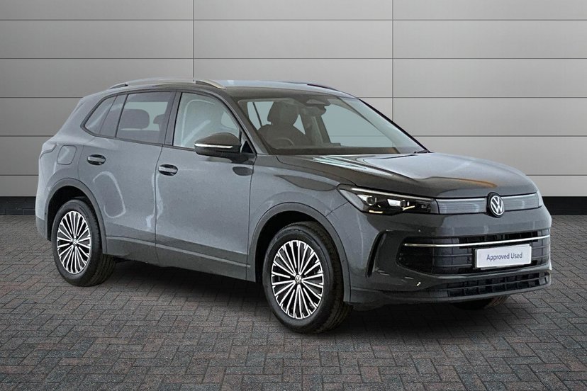 Volkswagen Tiguan listing photo