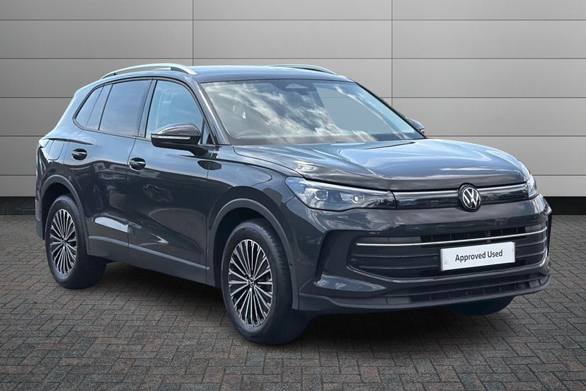 Volkswagen Tiguan listing photo