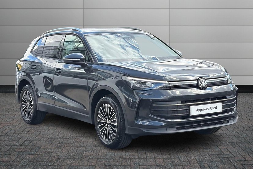 Volkswagen Tiguan listing photo