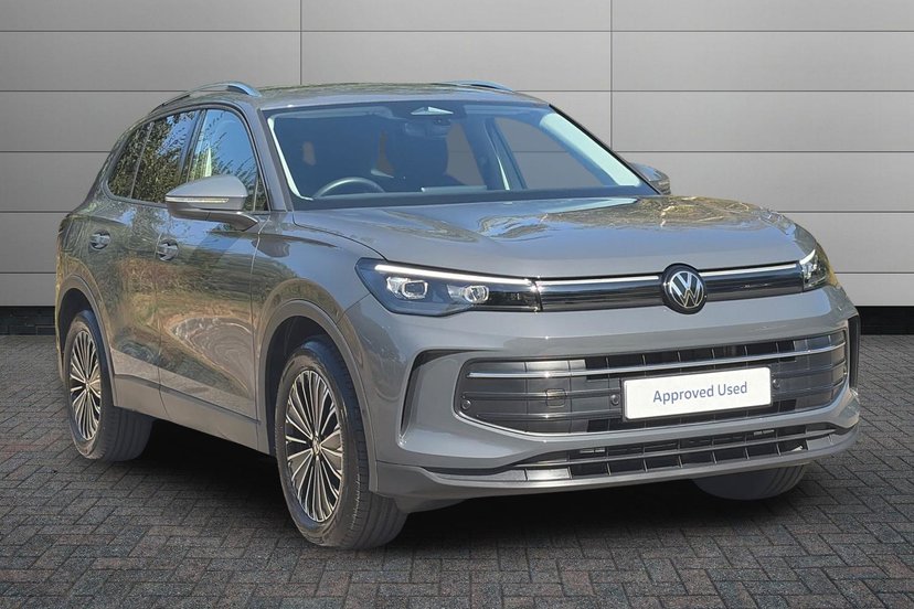 Volkswagen Tiguan listing photo