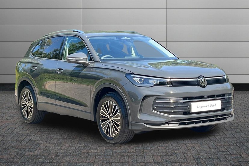 Volkswagen Tiguan listing photo