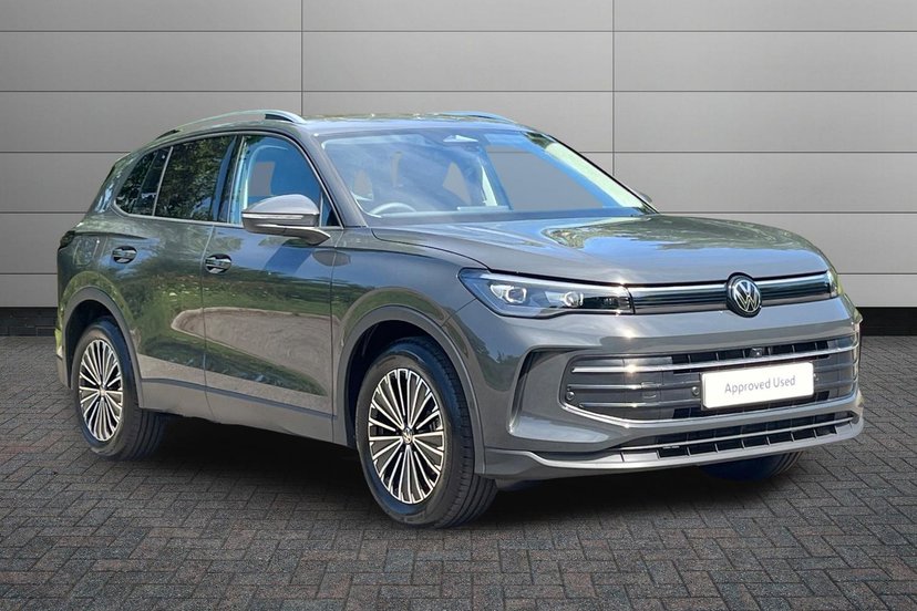 Volkswagen Tiguan listing photo