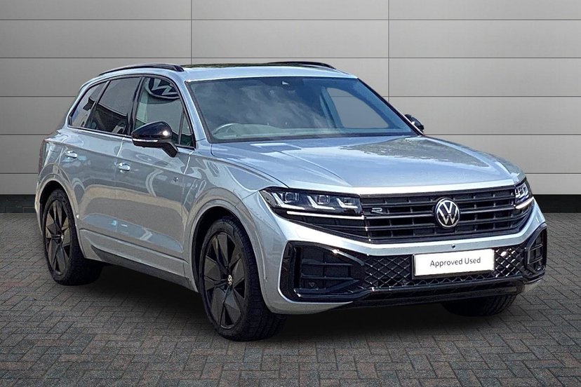 Volkswagen Touareg listing photo